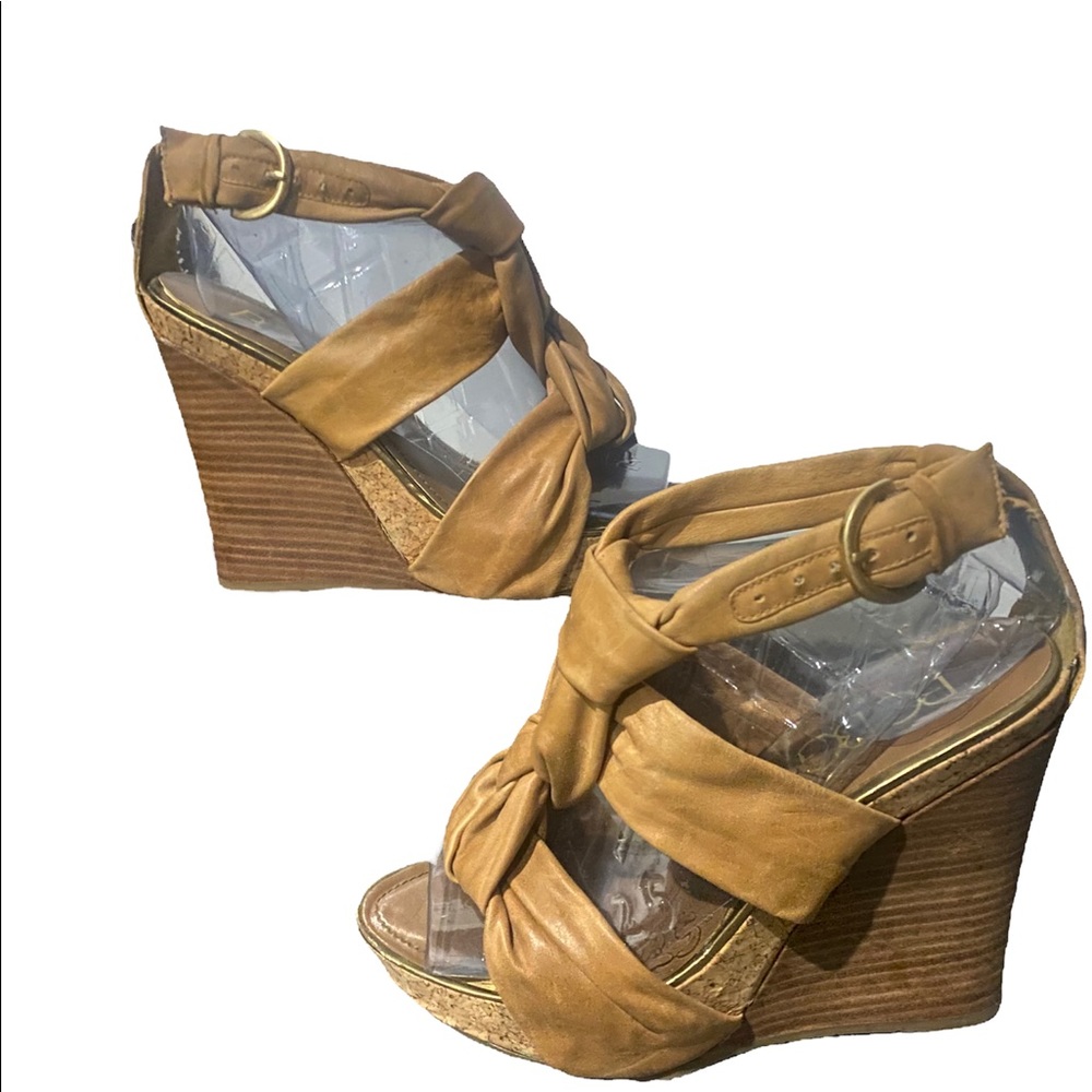 BCBG Wedge